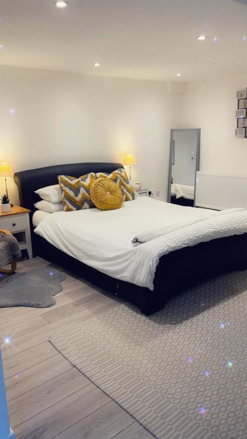 Stay In Woking With Benita Horsell Extérieur photo