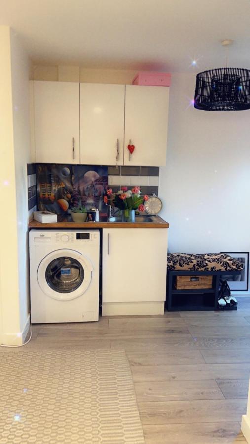 Stay In Woking With Benita Horsell Extérieur photo